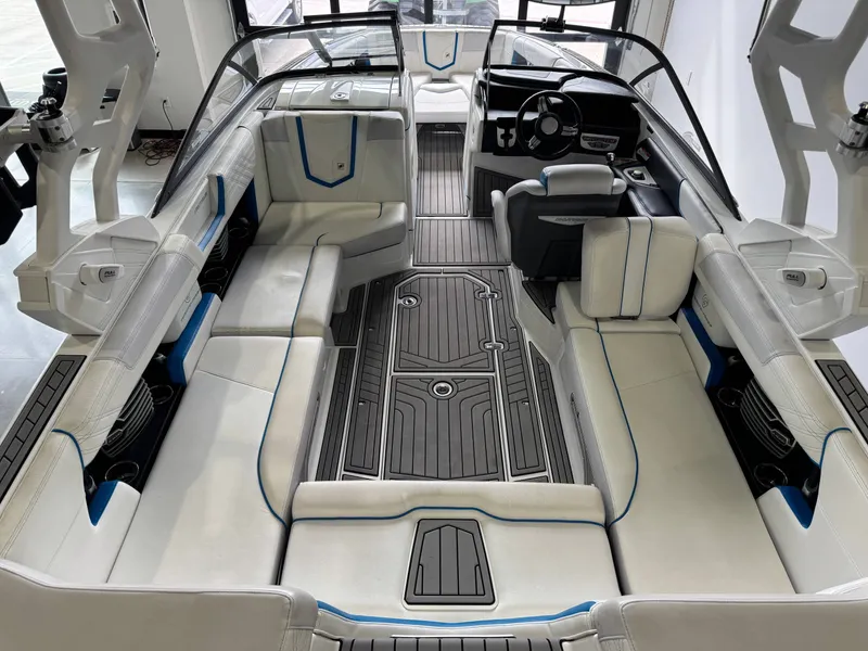 Slide: The Image of Nautique Super Air Nautique G23 2018 - 13