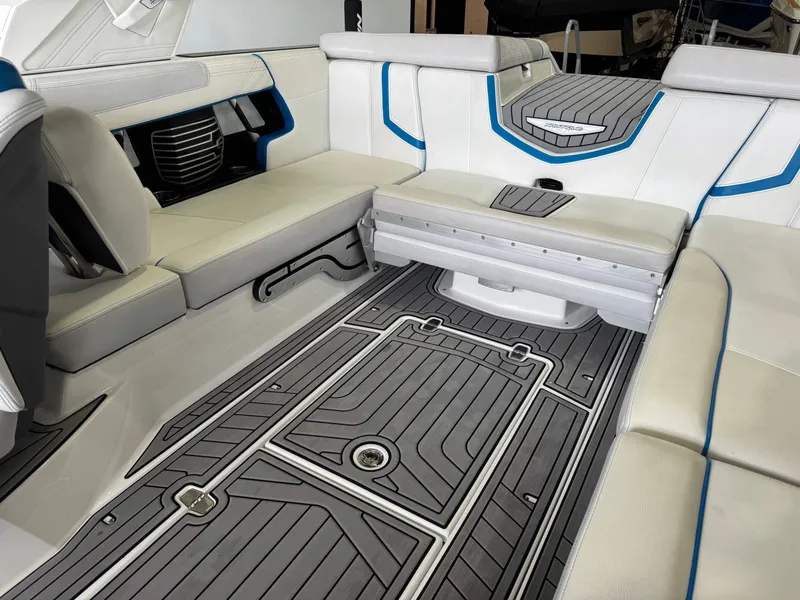 Slide: The Image of Nautique Super Air Nautique G23 2018 - 15