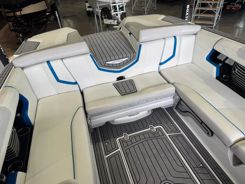 Slide: The Image of Nautique Super Air Nautique G23 2018 - 16