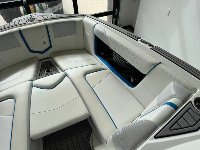 Slide: The Image of Nautique Super Air Nautique G23 2018 - 18