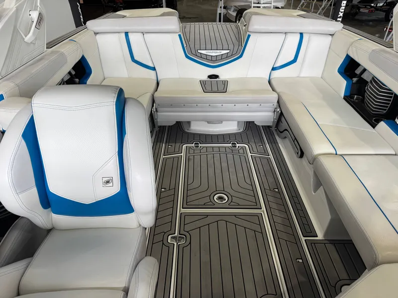 Slide: The Image of Nautique Super Air Nautique G23 2018 - 22