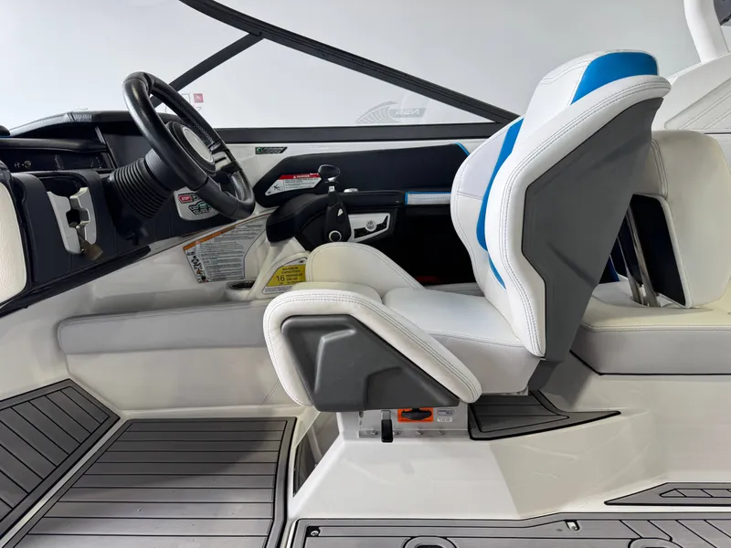 Slide: The Image of Nautique Super Air Nautique G23 2018 - 23