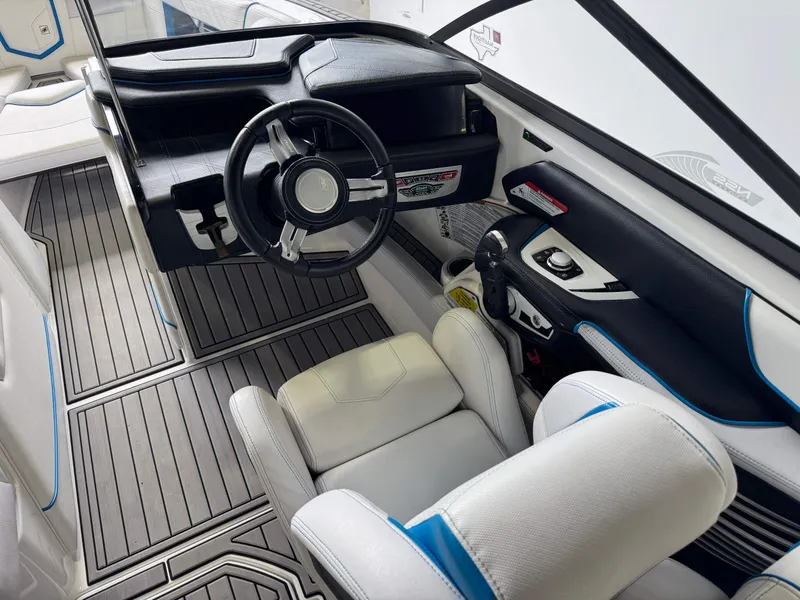 Slide: The Image of Nautique Super Air Nautique G23 2018 - 25