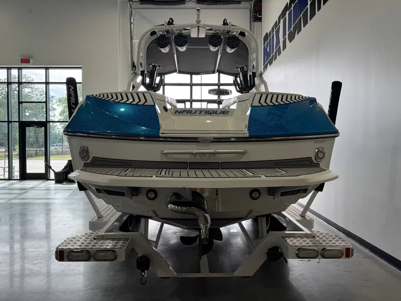 Slide: The Image of Nautique Super Air Nautique G23 2018 - 6
