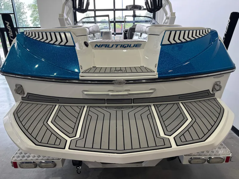 Slide: The Image of Nautique Super Air Nautique G23 2018 - 8
