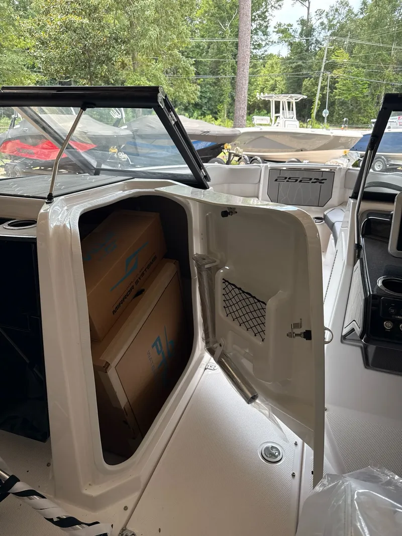 Slide: The Image of Yamaha 252XE 2025 - 5