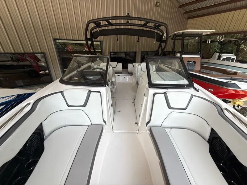 Slide: The Image of Yamaha 252XE 2025 - 6