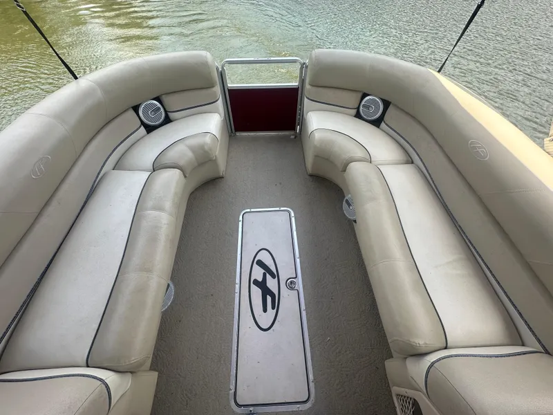 Slide: The Image of Luxurious seating on 2012 Harris FloteBote Grand Mariner SEL 250 pontoon boat interior. - 15