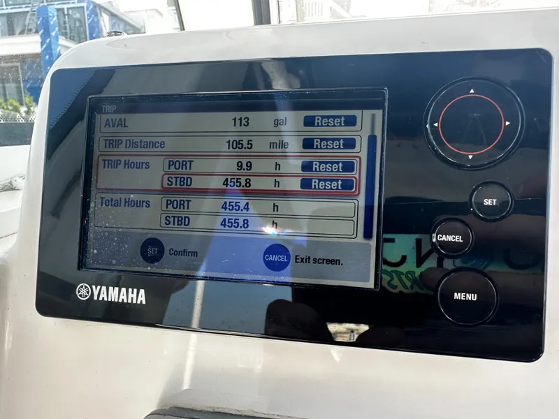Slide: The Image of Yamaha boat display showing trip data on Everglades 295 Center Console, 2012 model. - 22