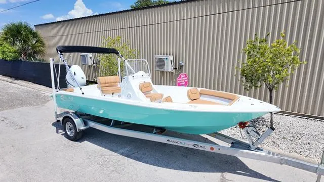 Slide: The Image of ALK 2 Powerboats 22CRS - GPS - STEREO 2025 - 10