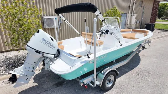 Slide: The Image of ALK 2 Powerboats 22CRS - GPS - STEREO 2025 - 15