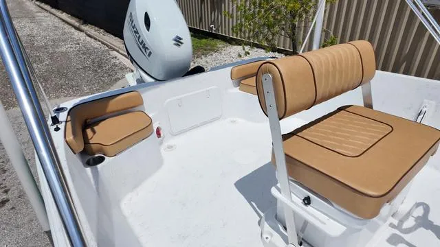 Slide: The Image of ALK 2 Powerboats 22CRS - GPS - STEREO 2025 - 18