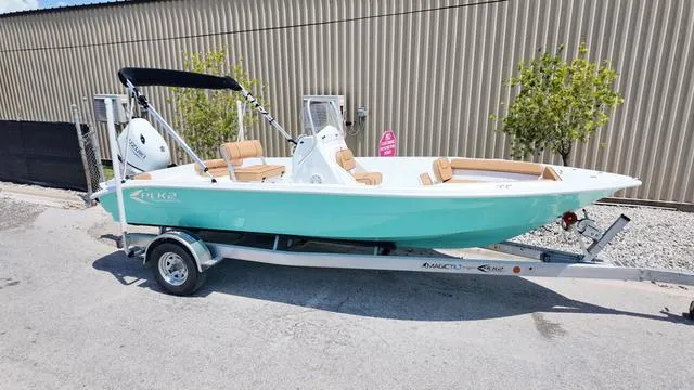 Slide: The Image of ALK 2 Powerboats 22CRS - GPS - STEREO 2025 - 6