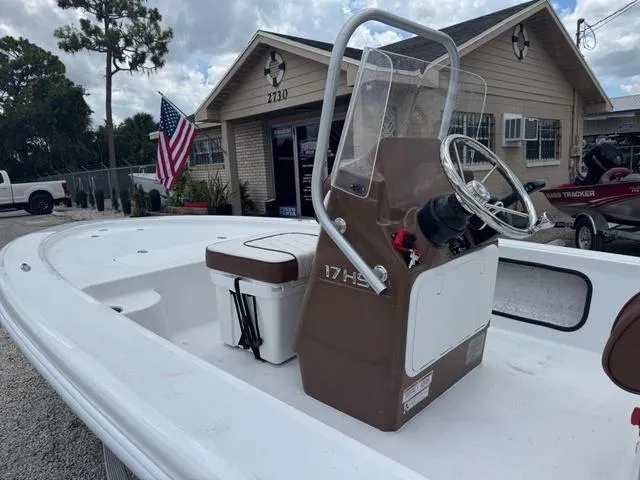 Slide: The Image of ALK 2 Powerboats 17HS Simrad 9 2025 - 16