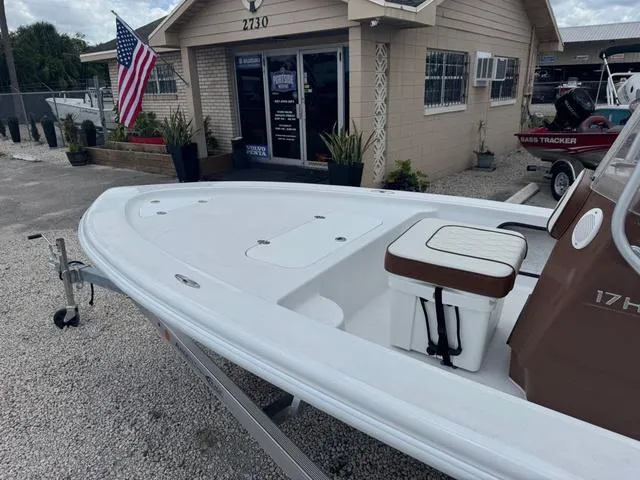 Slide: The Image of ALK 2 Powerboats 17HS Simrad 9 2025 - 25