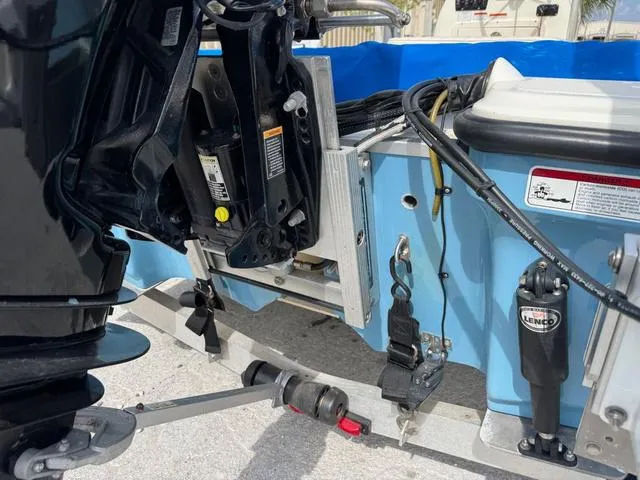 Slide: The Image of Mako 18 LTS Inshore 2014 - 4