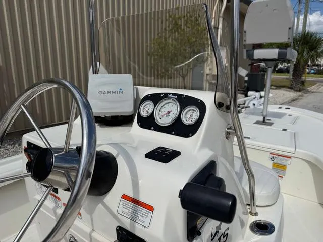 Slide: The Image of Mako 18 LTS Inshore 2014 - 8