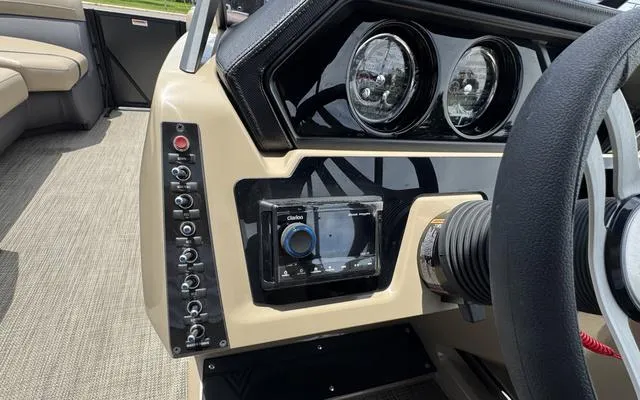 Slide: The Image of Viaggio Lago X22U 2025 - 22