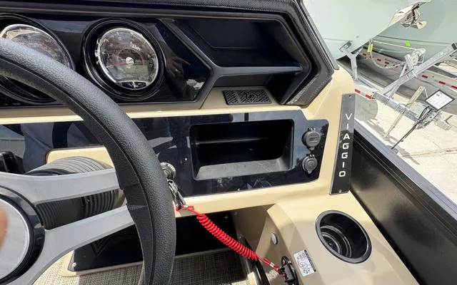 Slide: The Image of Viaggio Lago X22U 2025 - 23