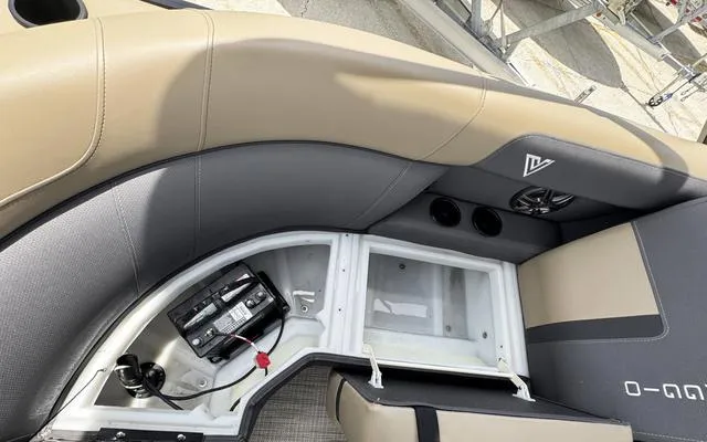 Slide: The Image of Viaggio Lago X22U 2025 - 27