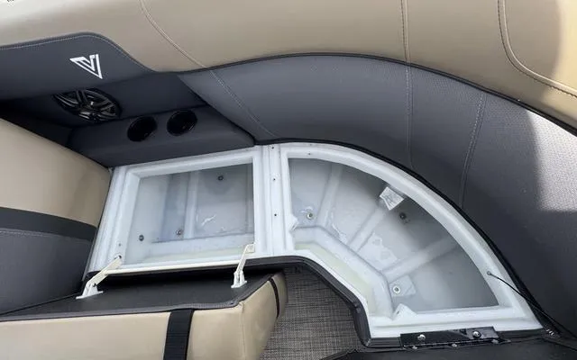 Slide: The Image of Viaggio Lago X22U 2025 - 29