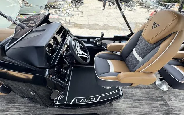 Slide: The Image of Viaggio Lago Z22Q 2025 - 19