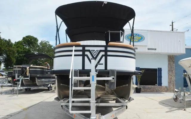 Slide: The Image of Viaggio Lago Z22Q 2025 - 2