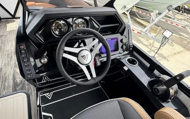 Slide: The Image of Viaggio Lago Z22Q 2025 - 21