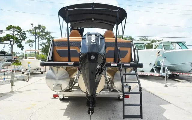 Slide: The Image of Viaggio Lago Z22Q 2025 - 9