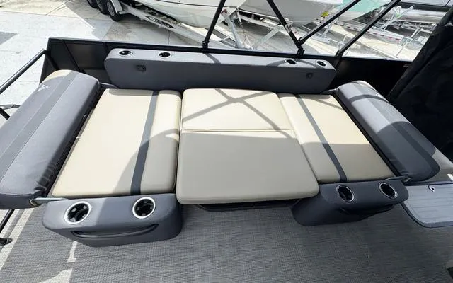 Slide: The Image of Viaggio Lago X22D 2025 - 28