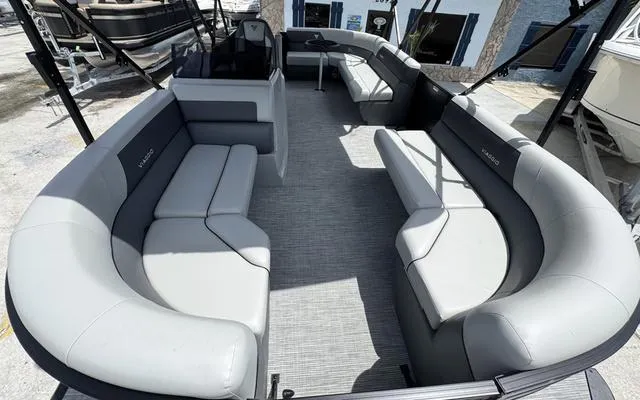 Slide: The Image of Viaggio Lago V20C 2025 - 12