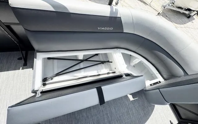 Slide: The Image of Viaggio Lago V20C 2025 - 14