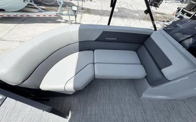 Slide: The Image of Viaggio Lago V20C 2025 - 15