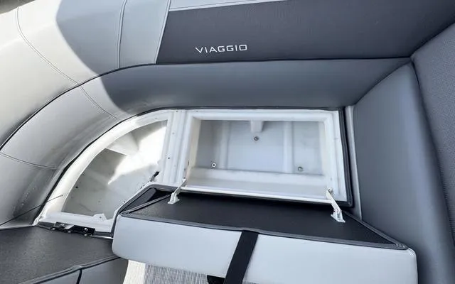 Slide: The Image of Viaggio Lago V20C 2025 - 16
