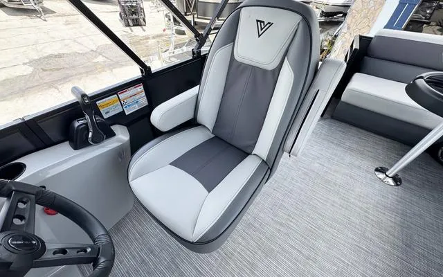 Slide: The Image of Viaggio Lago V20C 2025 - 18