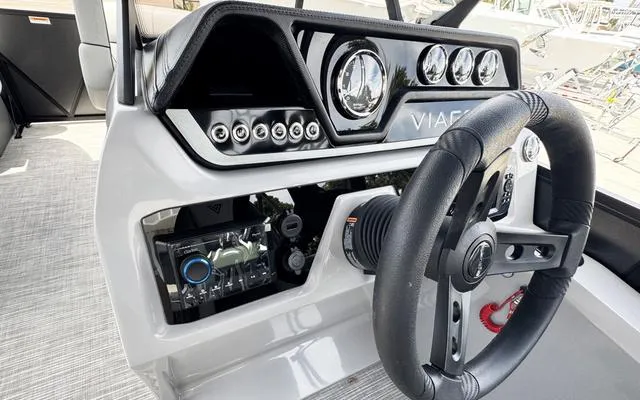 Slide: The Image of Viaggio Lago V20C 2025 - 20