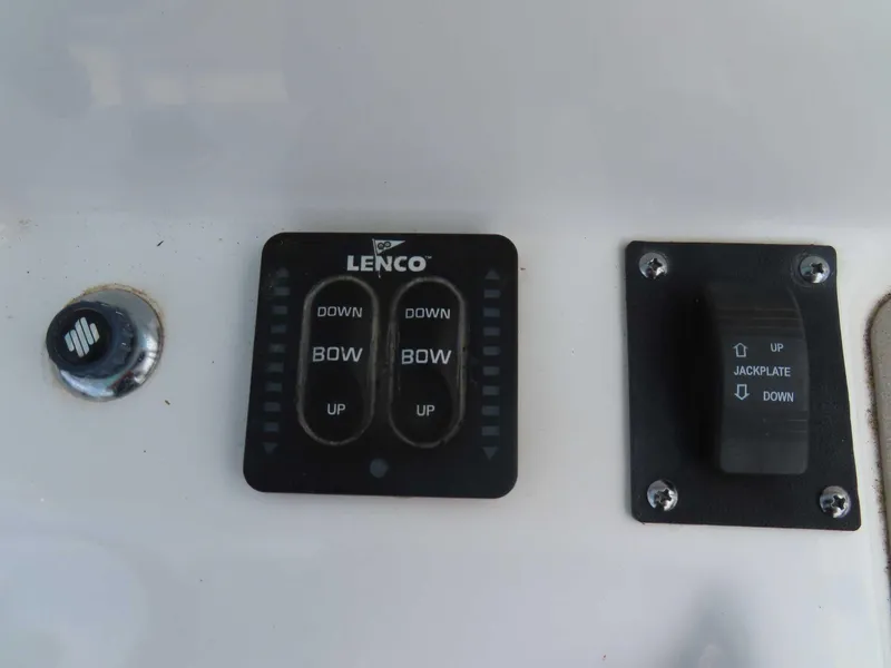 Slide: The Image of Sea Pro 248 Bay 2018 - 16