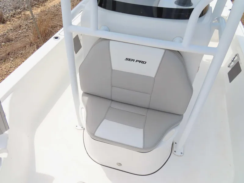 Slide: The Image of Sea Pro 248 Bay 2018 - 22