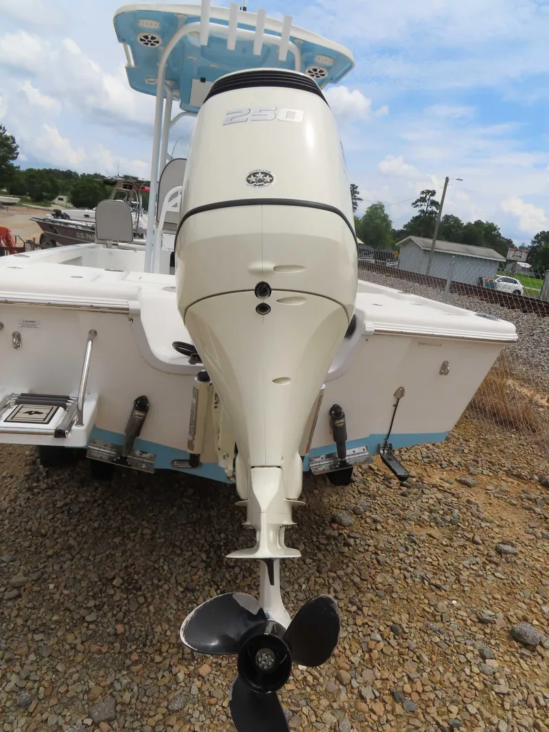 Slide: The Image of Sea Pro 248 Bay 2018 - 4