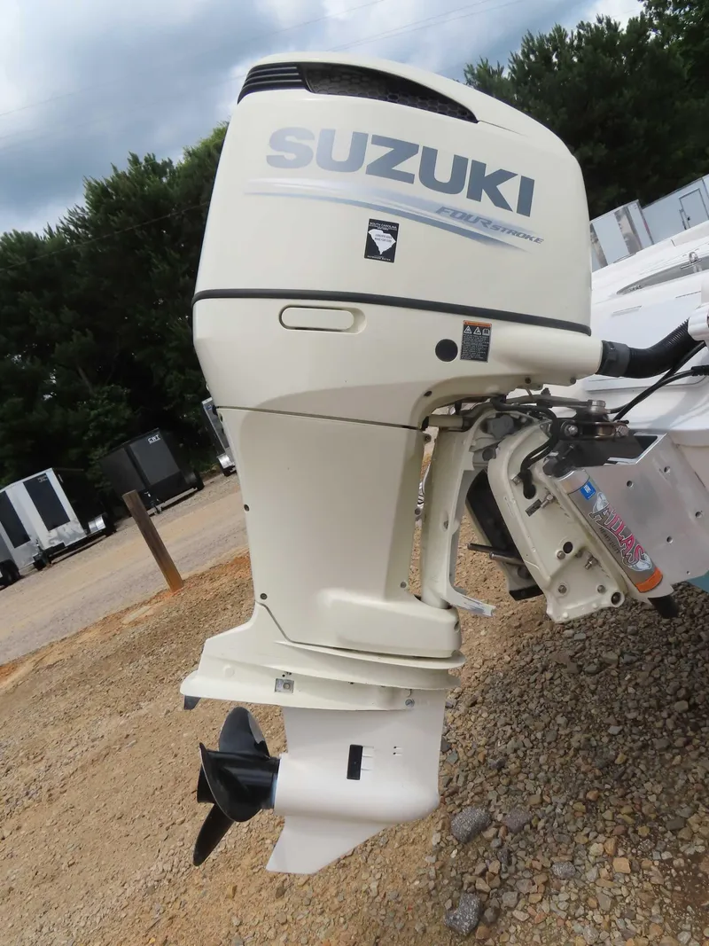 Slide: The Image of Sea Pro 248 Bay 2018 - 5