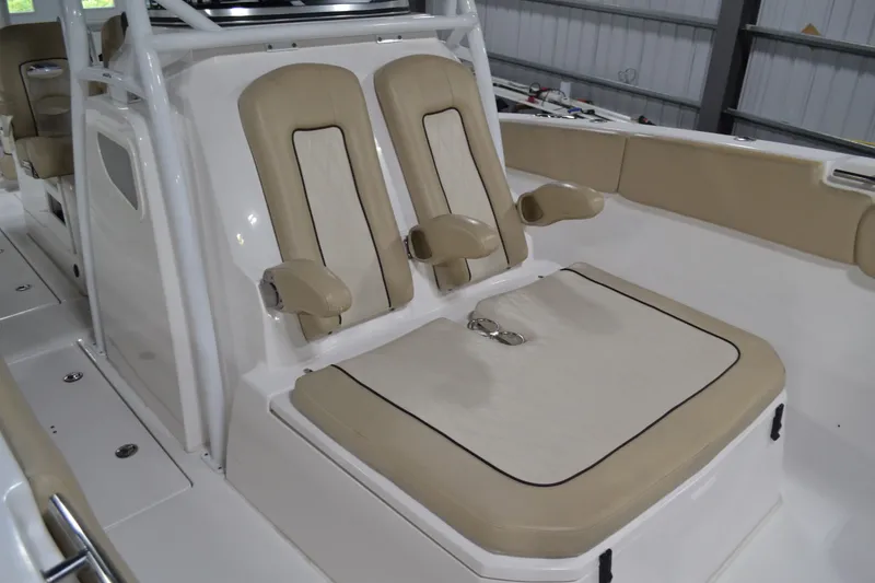 Slide: The Image of Sea Fox 328 Commander 2017 - 14