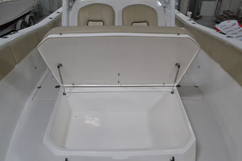 Slide: The Image of Sea Fox 328 Commander 2017 - 15