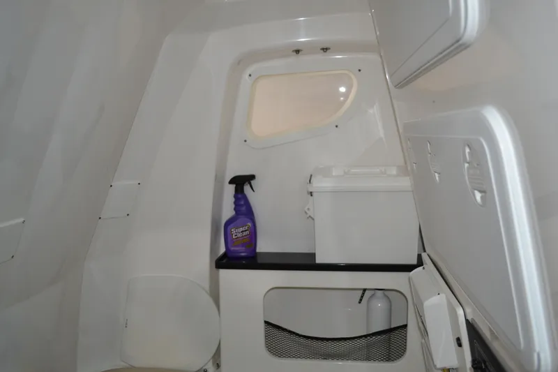 Slide: The Image of Sea Fox 328 Commander 2017 - 25