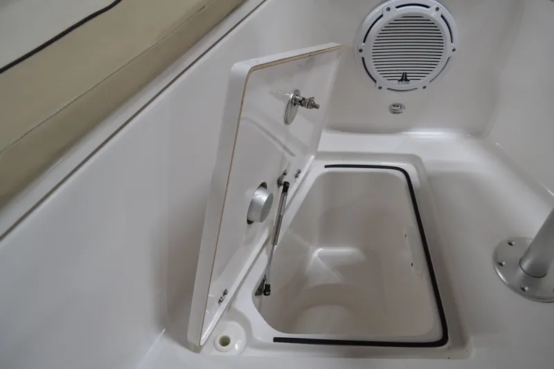 Slide: The Image of Sea Fox 328 Commander 2017 - 28