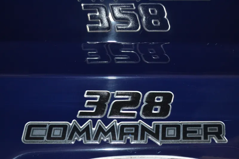 Slide: The Image of Sea Fox 328 Commander 2017 - 33