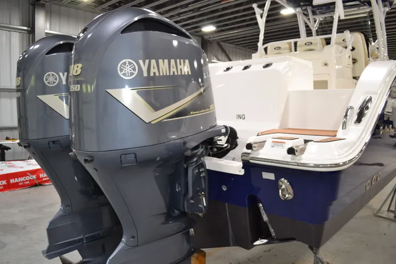 Slide: The Image of Sea Fox 328 Commander 2017 - 6