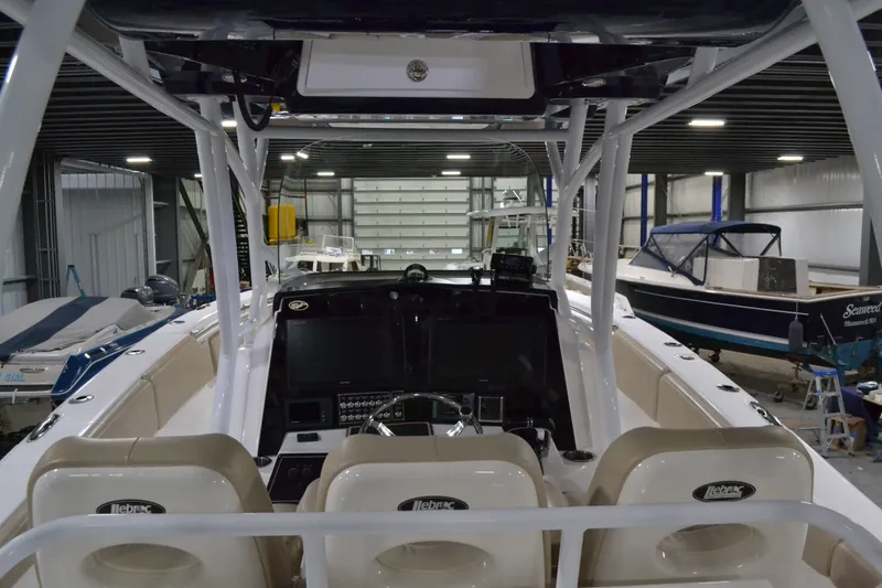 Slide: The Image of Sea Fox 328 Commander 2017 - 7