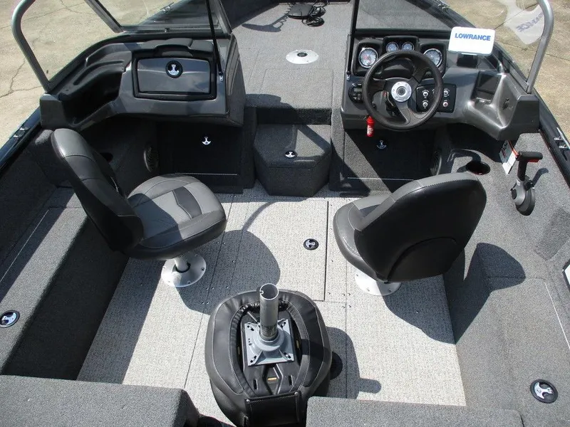 Slide: The Image of 2020 Tracker Pro Guide™ V-175 Combo boat interior with seating and control panel. - 4