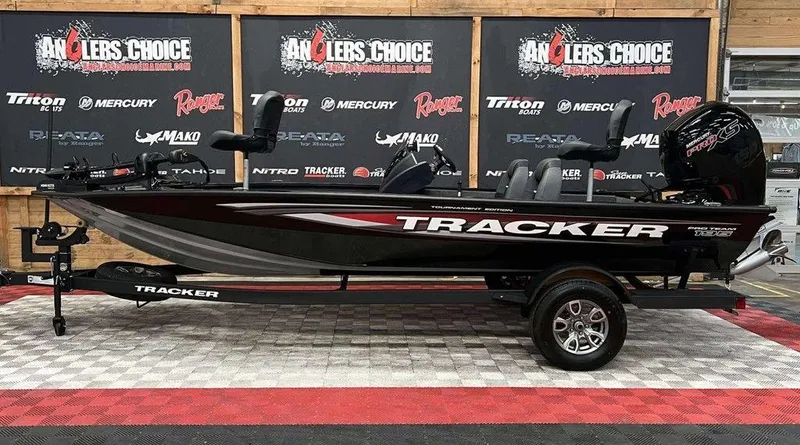 The Image of 2026 Tracker Pro Team™ 195 Tournament Edition boat on display at Anglers Choice showroom. - 1