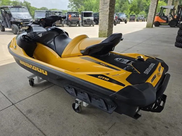 Slide: The Image of Sea-Doo GTR™ 230 BRP Premium Audio iBR 2023 - 5